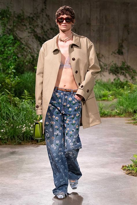 gucci's resort 25